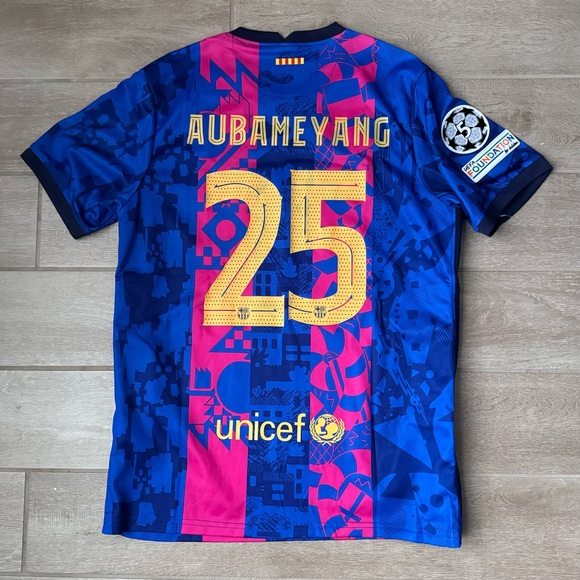 AUBAMEYANG #25 NIKE FC Barcelona 2021-22 Third/European Jersey - Picture 2 of 3
